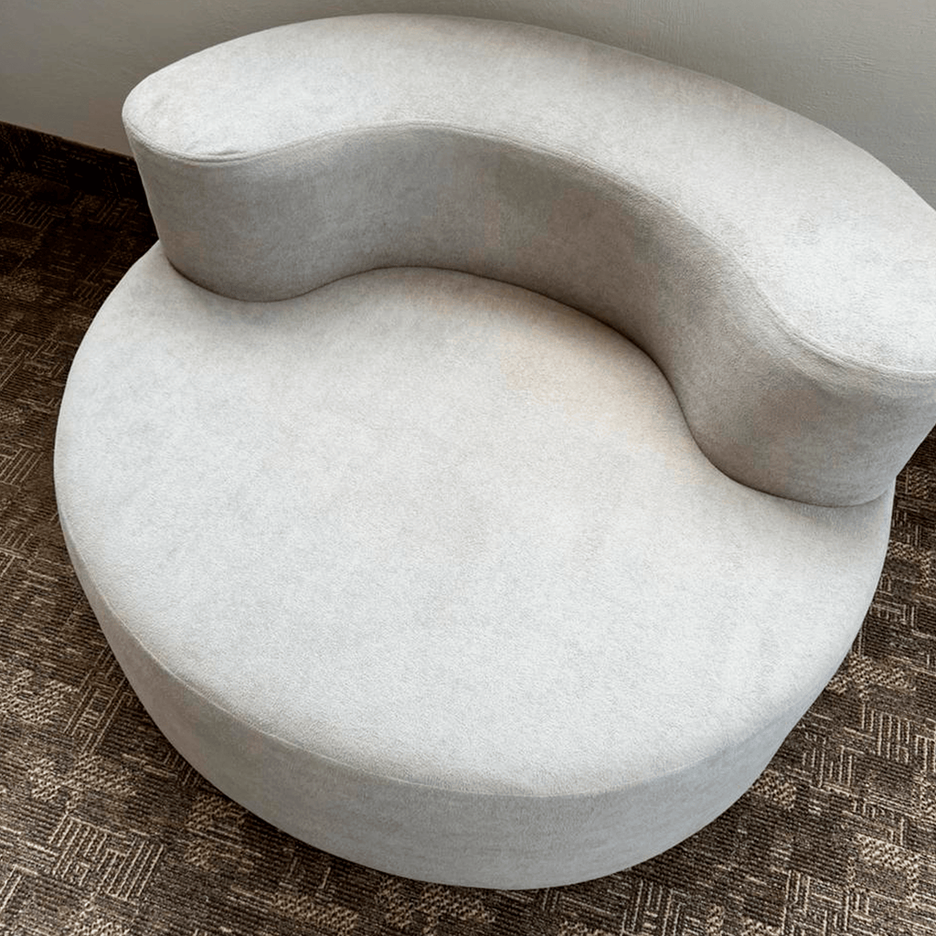 Poltrona Iris na Caixa - Design Orgânico e Praticidade Inovadora