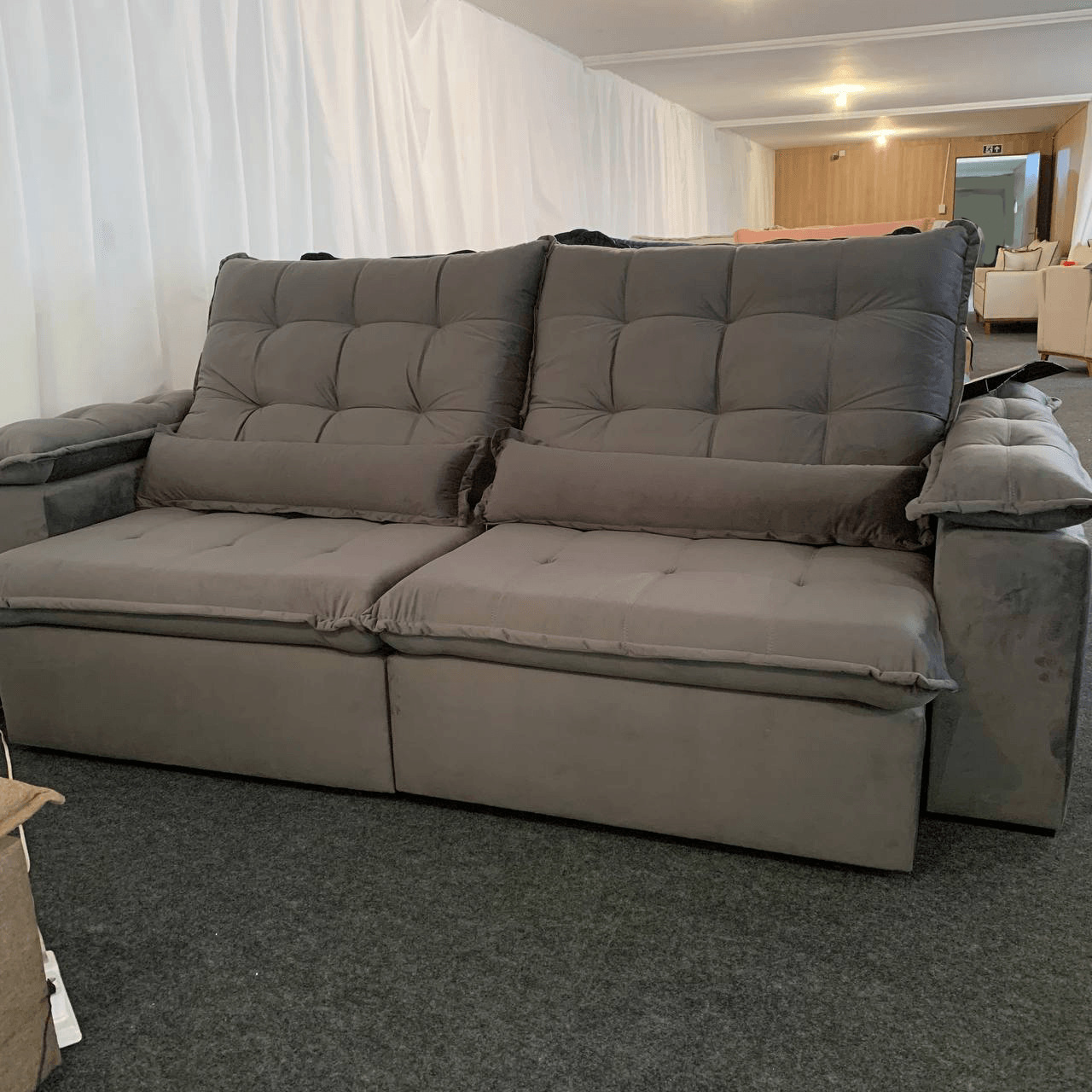 Sofá AMSTERDAM Retrátil e Reclinável - 2,3m - Sofá.com